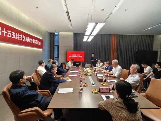 居紧跟国家发展步伐深耕定制家居行业新质生产力AG真人百家家乐app启航“十五五”金牌家(图4)